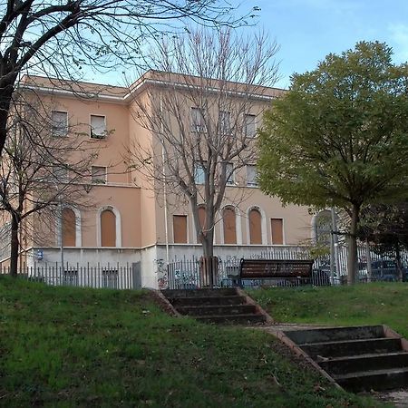 Hôtel Casa Religiosa Per Ferie Ancelle Del Santuario à Rome Extérieur photo