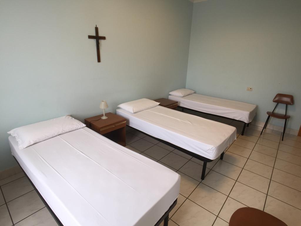 Hôtel Casa Religiosa Per Ferie Ancelle Del Santuario à Rome Extérieur photo