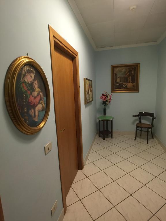 Hôtel Casa Religiosa Per Ferie Ancelle Del Santuario à Rome Extérieur photo